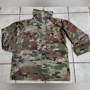 USGI Multicam APECS Goretex Parka Sz MED ECWCS Level 5 Cold Weather Army